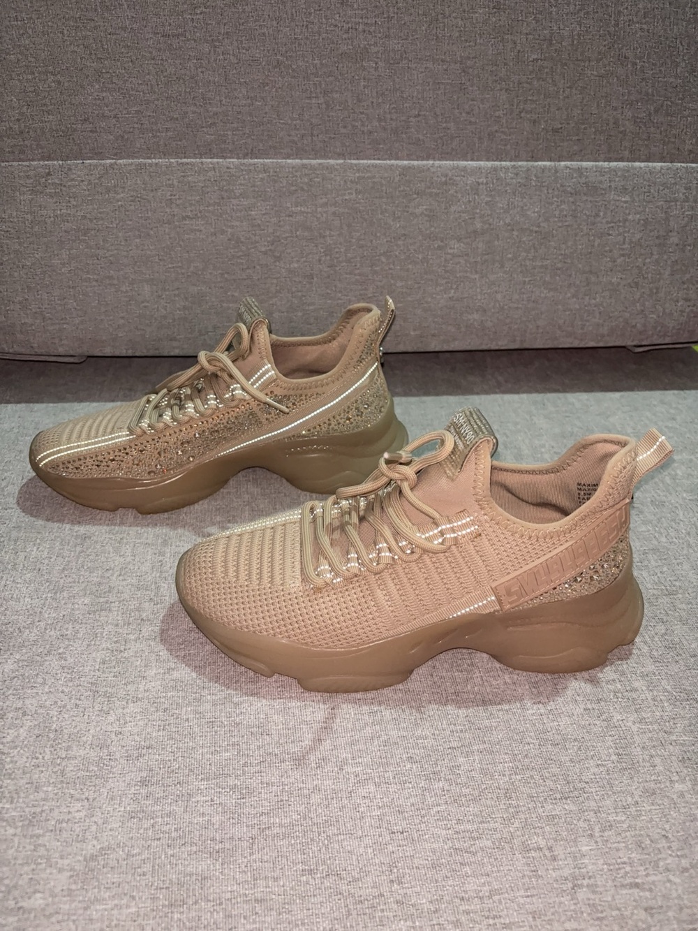 Steve Madden SM NY90 Beige Knit Lace Up Low Top Sneakers Rhinestone Logo